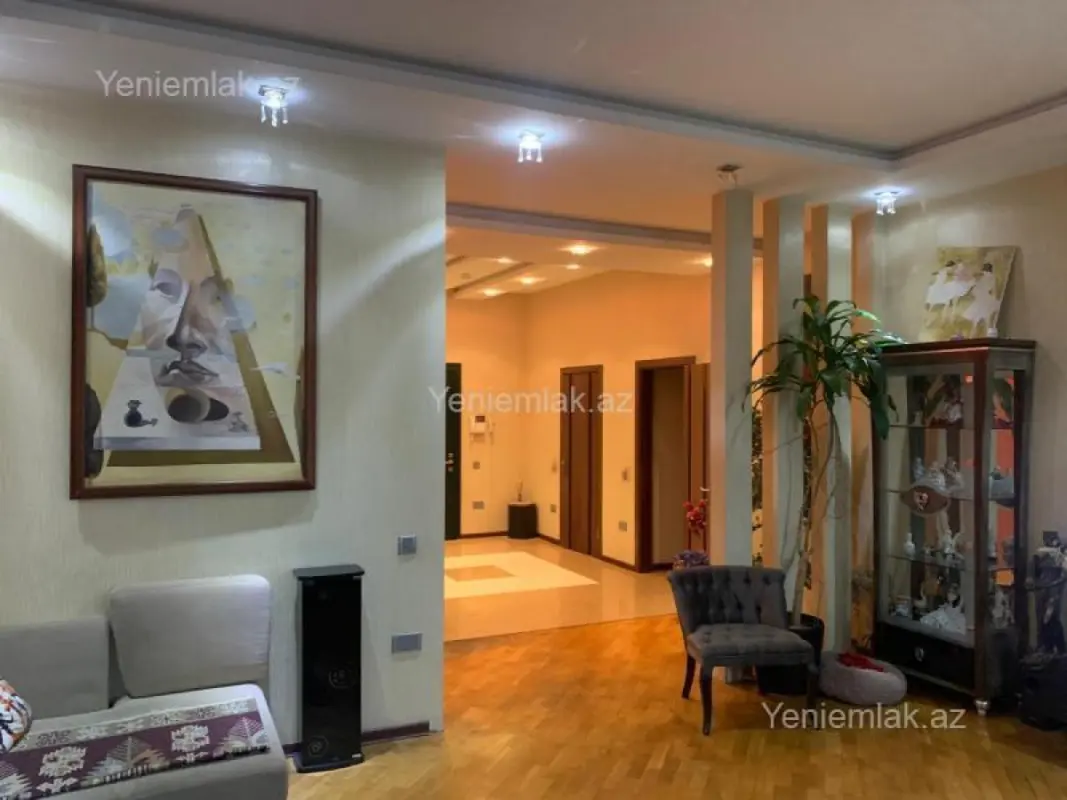 Satılır 3 otaqlı yeni tikili 160 m²