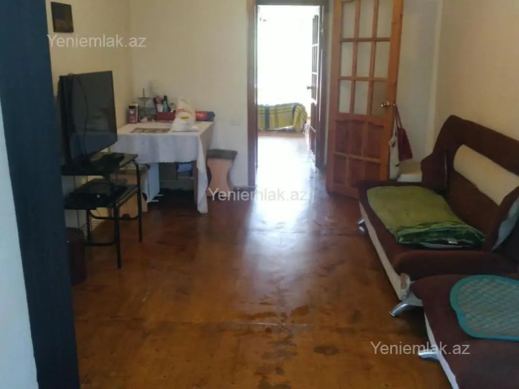 Satılır 2 otaqlı köhnə tikili 60 m²