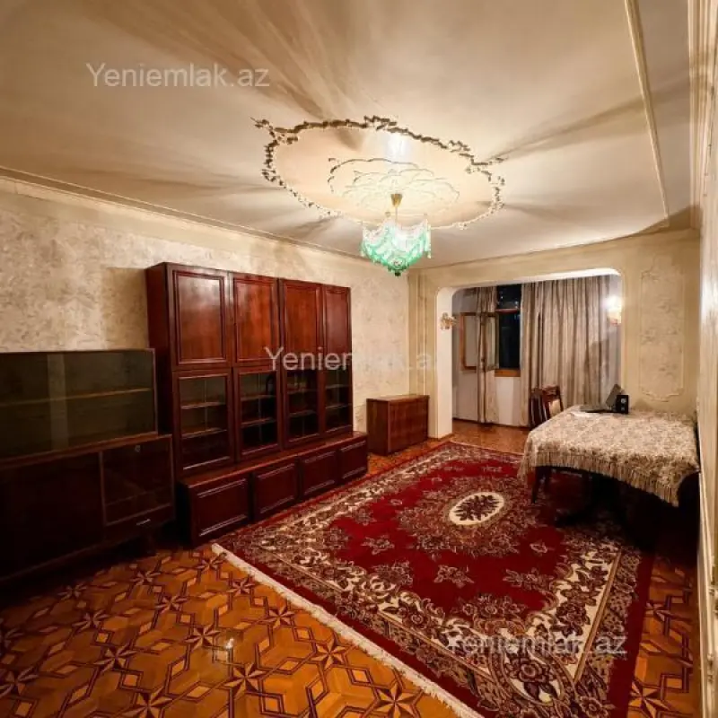 Satılır 4 otaqlı köhnə tikili 100 m²