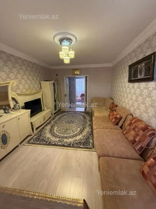 Satılır 3 otaqlı köhnə tikili 90 m²