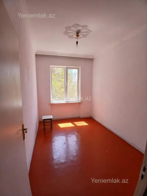 Satılır 3 otaqlı köhnə tikili 74 m²
