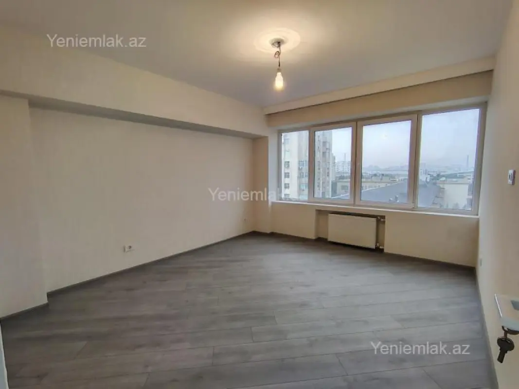 Satılır 2 otaqlı köhnə tikili 70 m²