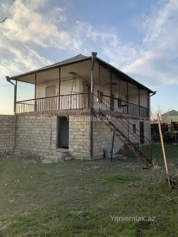 Satılır 3 otaqlı torpaq sahəsi