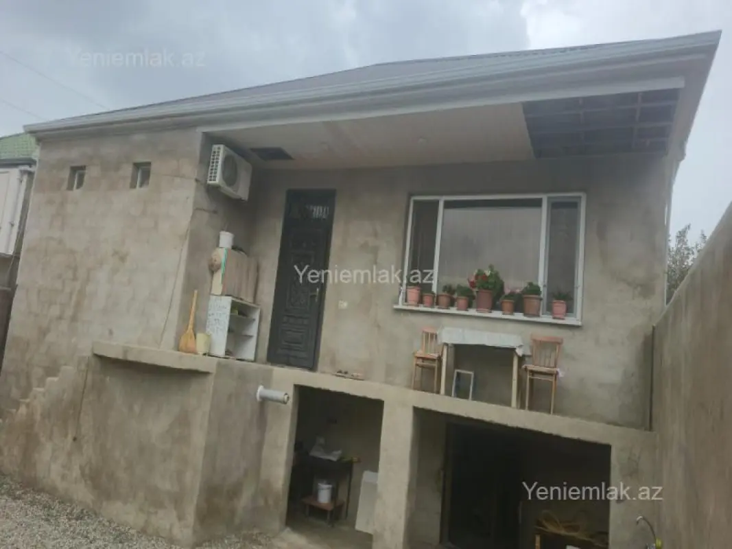 Satılır 4 otaqlı həyət evi 140 m²