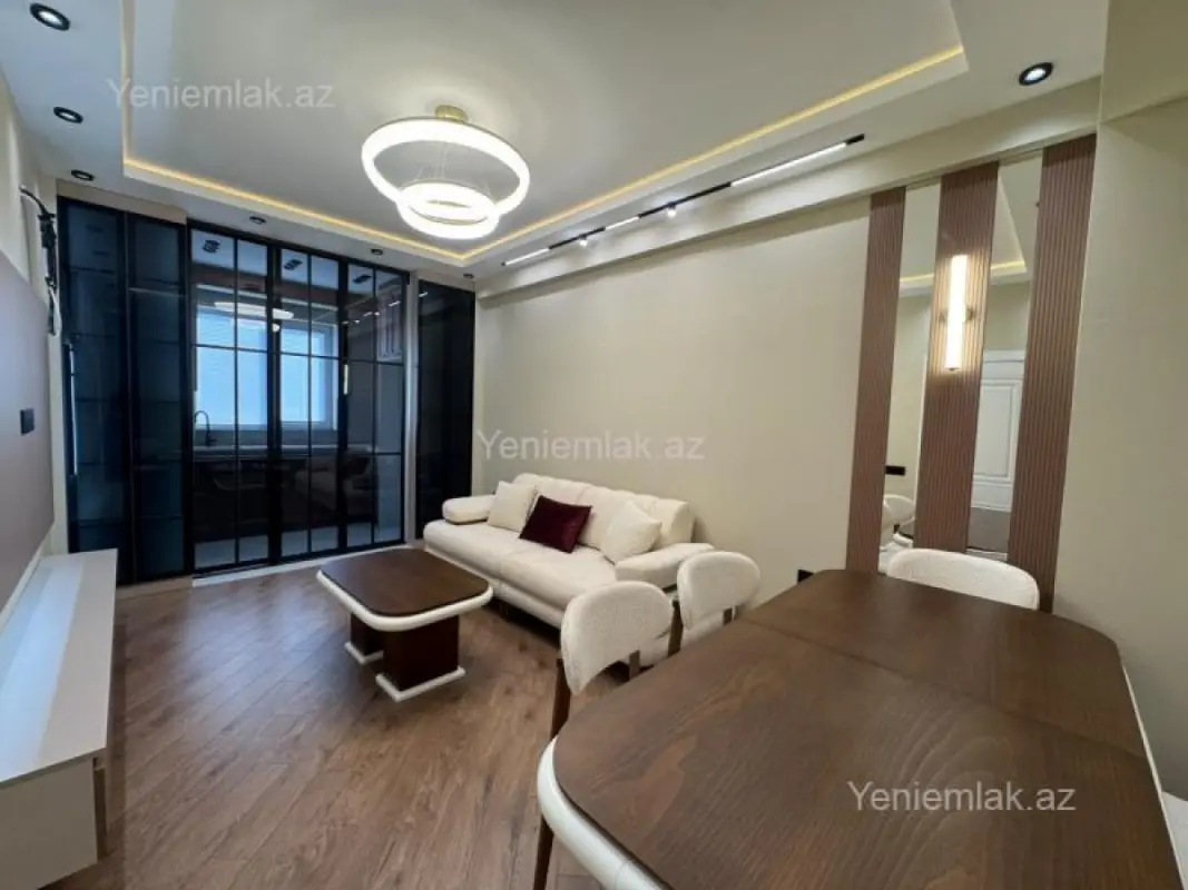 Satılır 3 otaqlı yeni tikili 82 m²