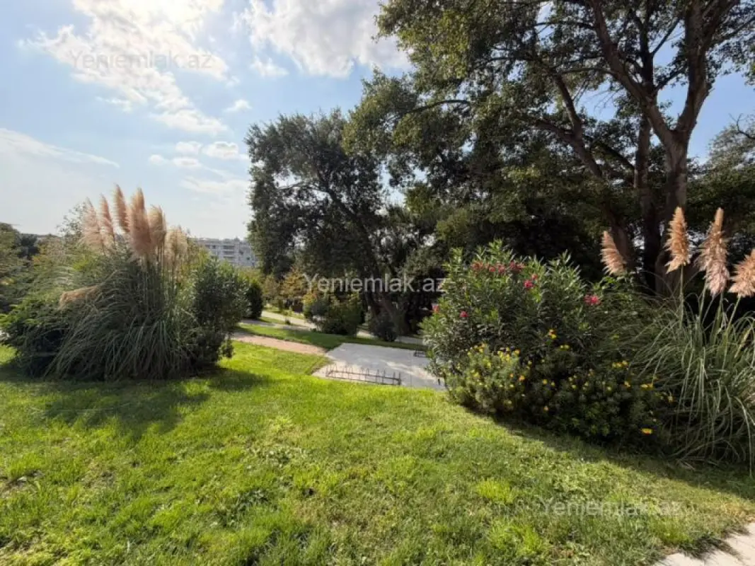 Satılır 2 otaqlı köhnə tikili 60 m²