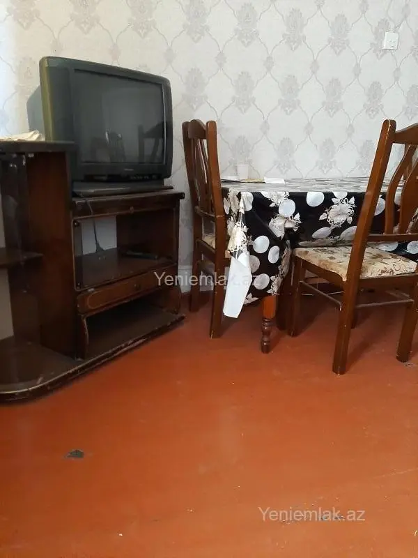Satılır 1 otaqlı köhnə tikili 31 m²