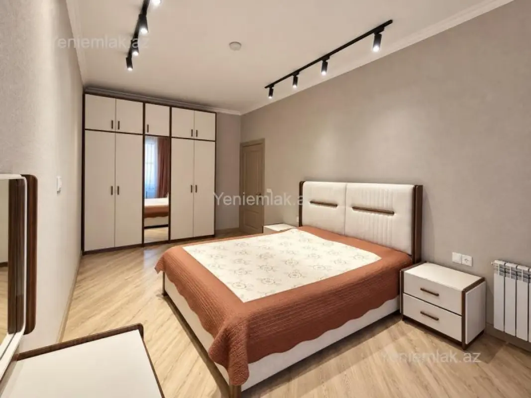 Satılır 2 otaqlı yeni tikili 78 m²