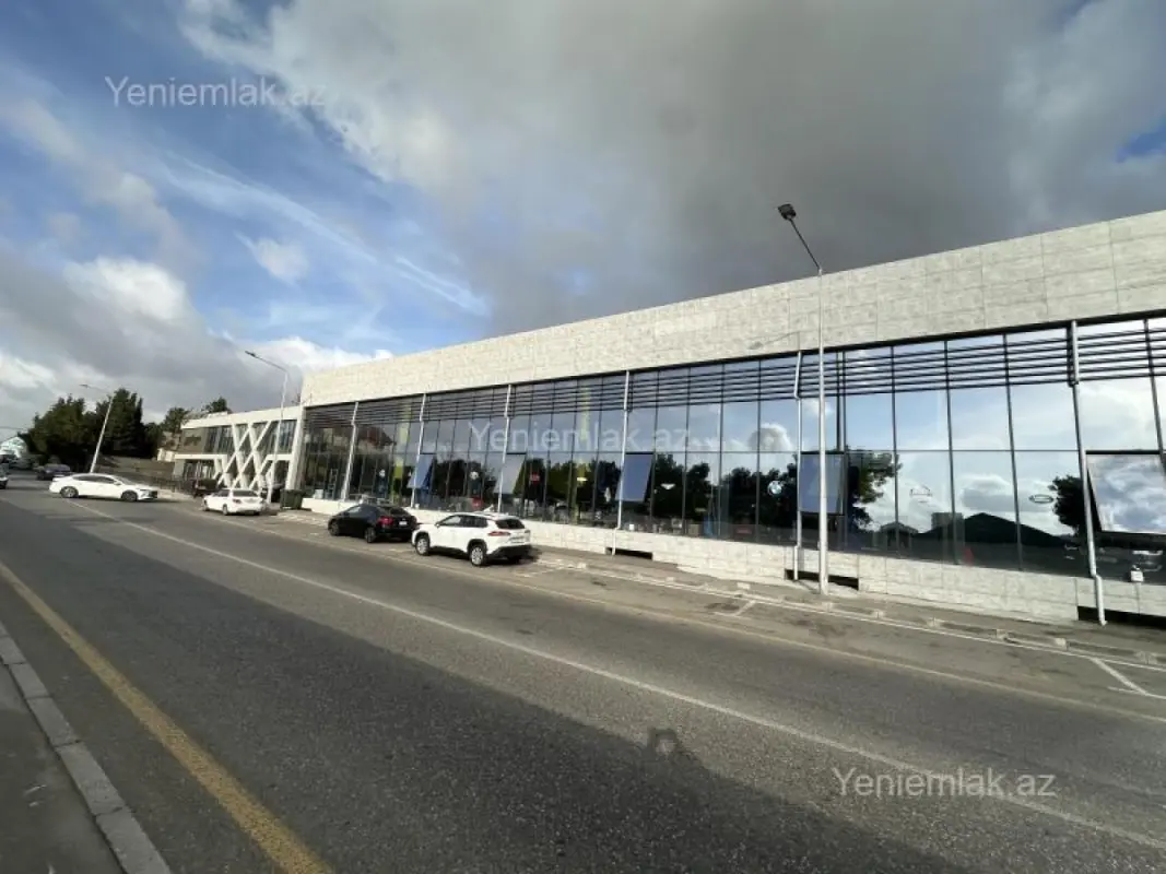 Satılır 10 otaqlı obyekt 3000 m²