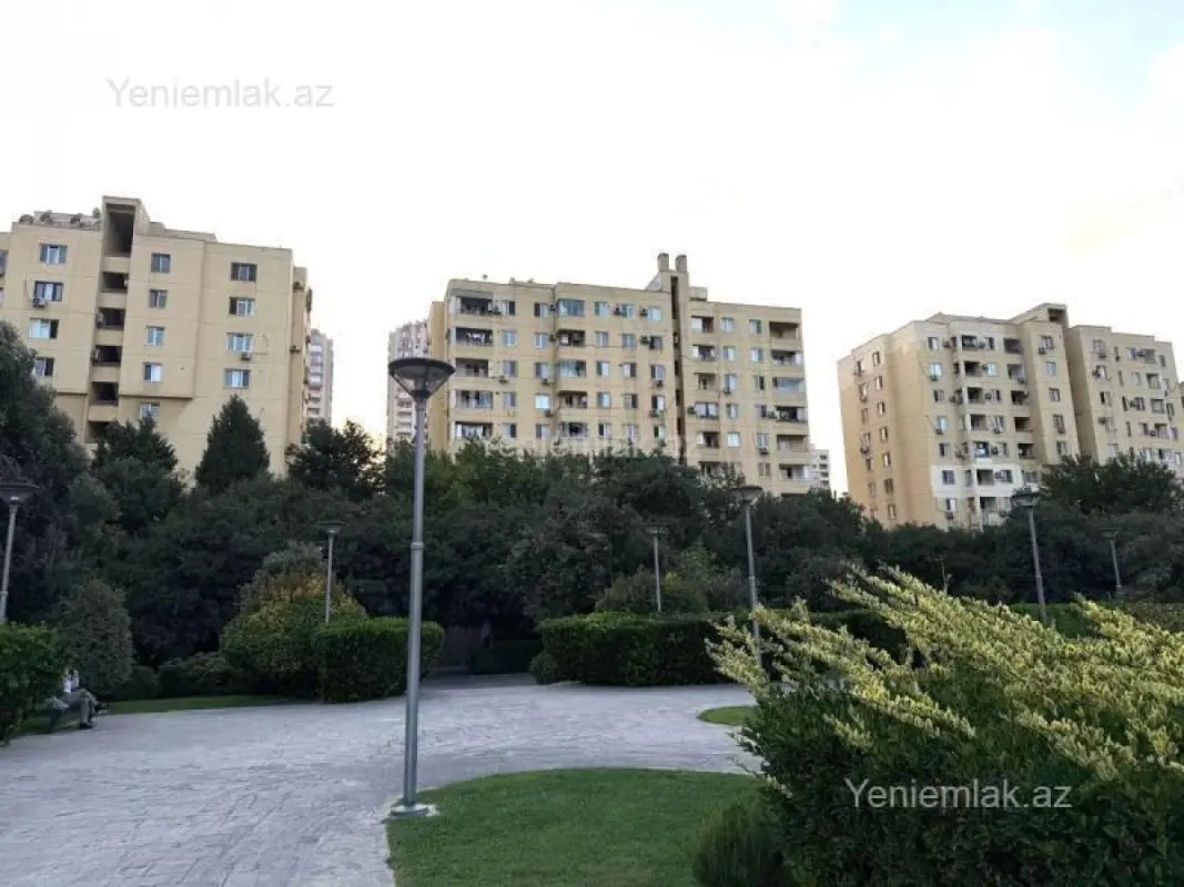 Satılır 3 otaqlı yeni tikili 80 m²