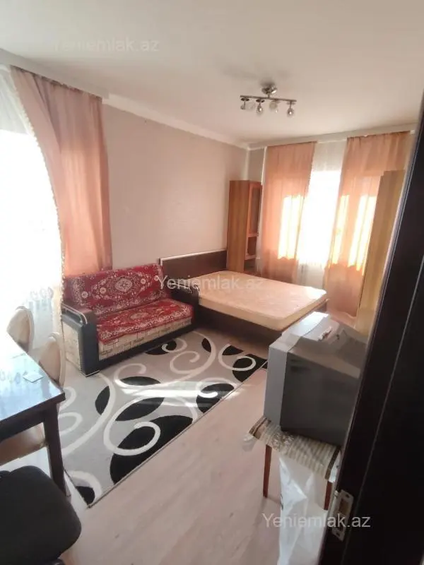 Satılır 1 otaqlı köhnə tikili 40 m²