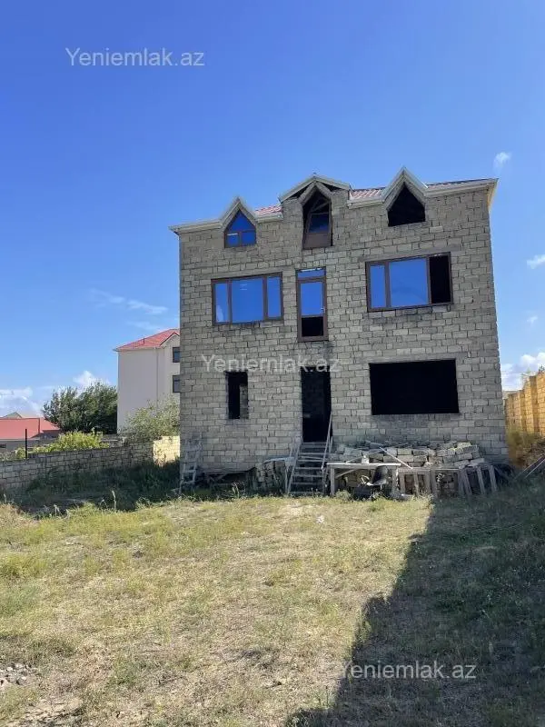 Satılır 6 otaqlı həyət evi 320 m²