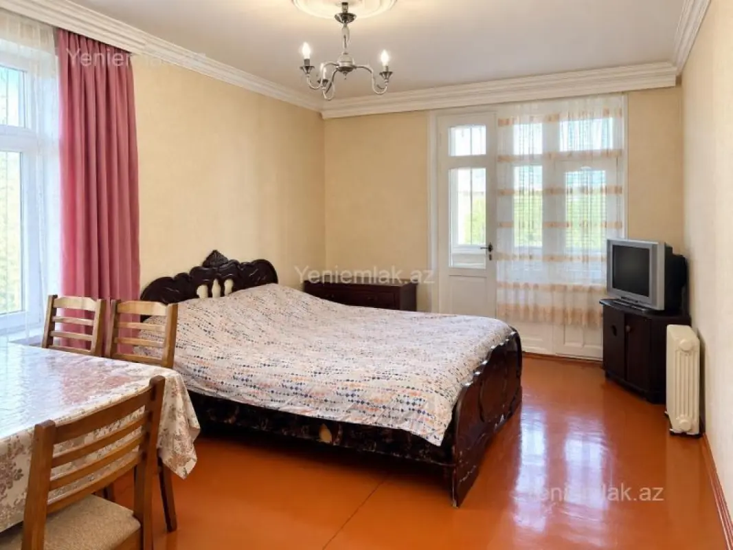 Satılır 2 otaqlı köhnə tikili 30 m²