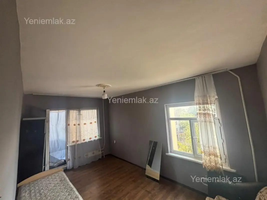 Satılır 1 otaqlı köhnə tikili 34 m²