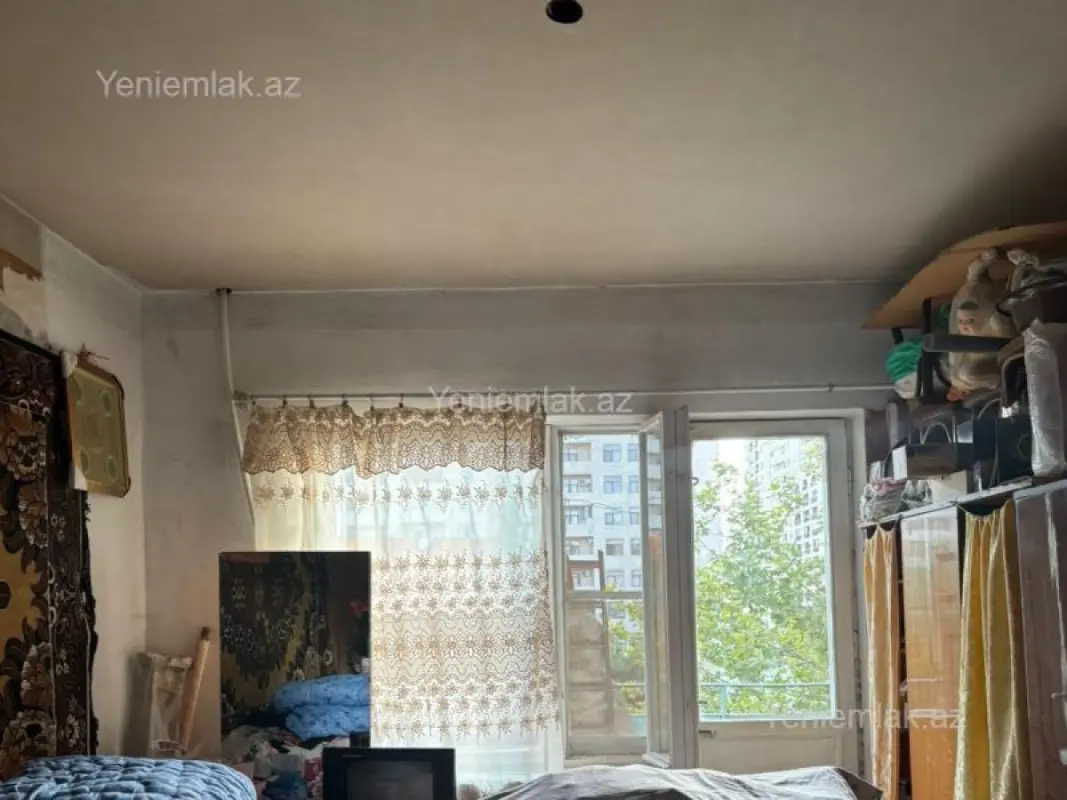 Satılır 5 otaqlı köhnə tikili 120 m²