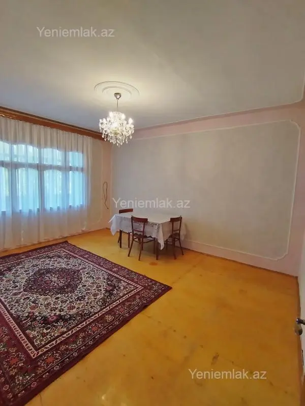Satılır 3 otaqlı köhnə tikili 70 m²