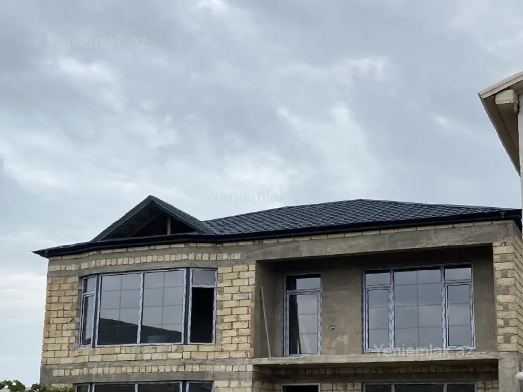 Satılır 4 otaqlı həyət evi 177 m²