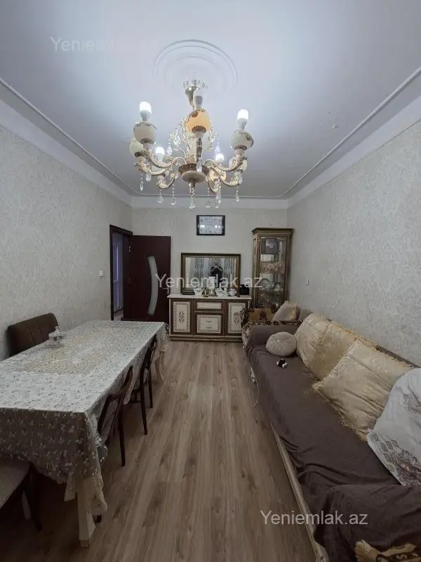 Satılır 3 otaqlı köhnə tikili 80 m²