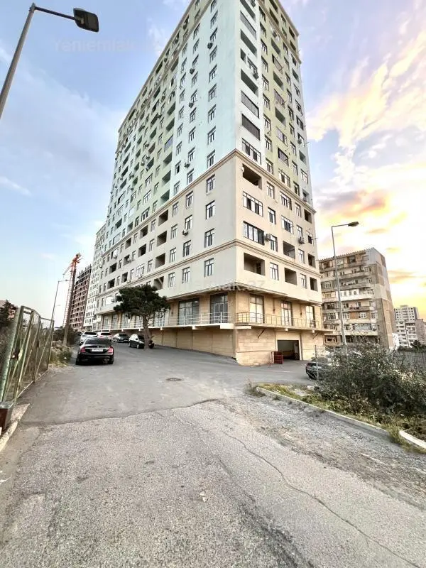 Satılır 3 otaqlı yeni tikili 115 m²