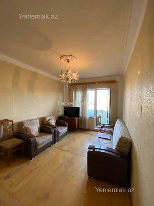 Satılır 4 otaqlı köhnə tikili 110 m²