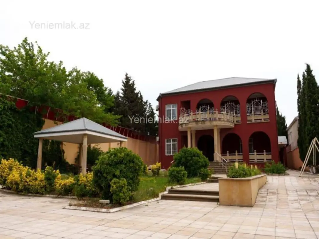 Satılır 6 otaqlı həyət evi 328 m²