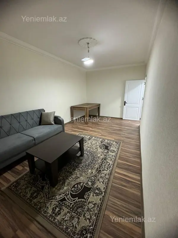 Satılır 2 otaqlı köhnə tikili 60 m²