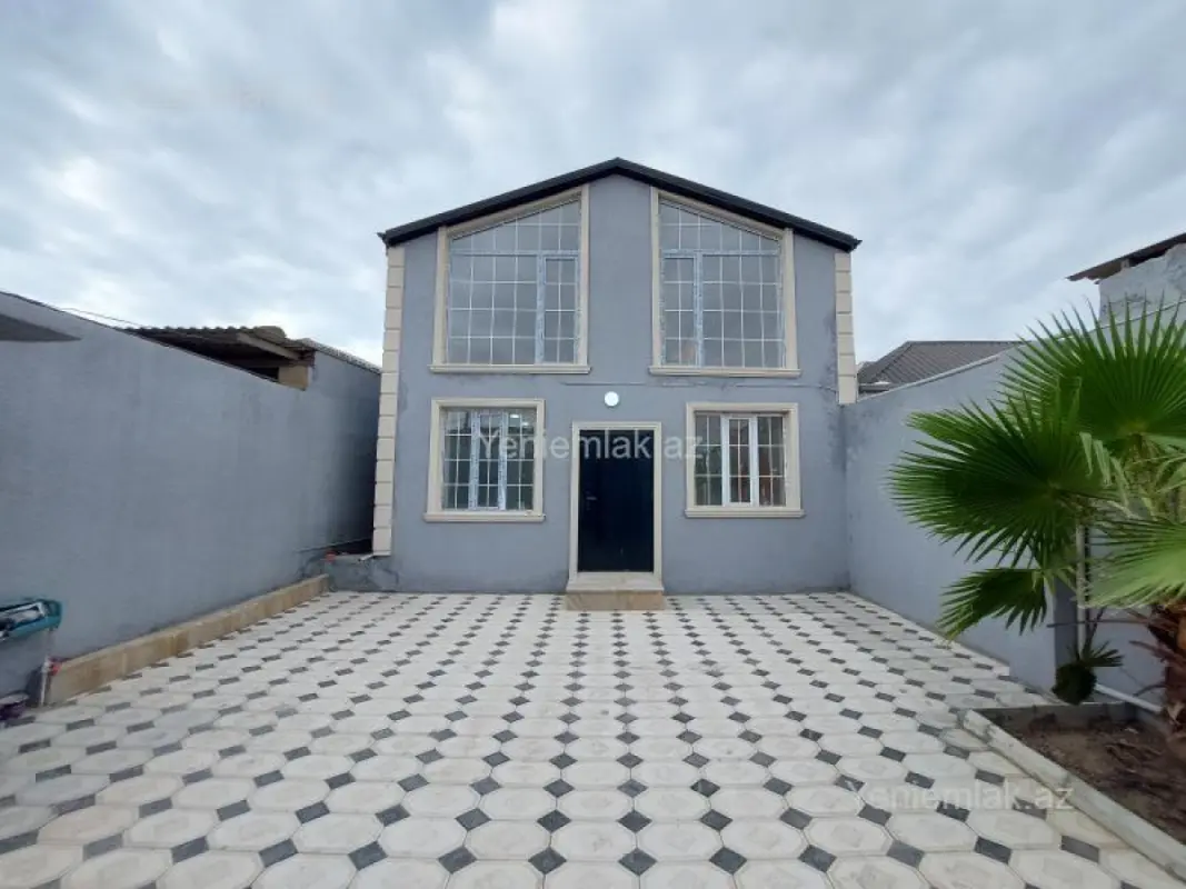 Satılır 6 otaqlı həyət evi 200 m²