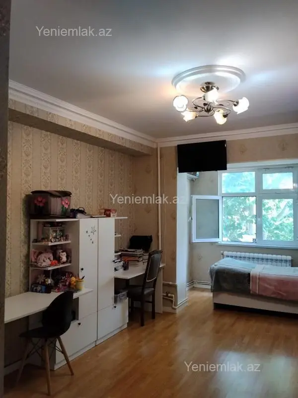 Satılır 2 otaqlı köhnə tikili 55 m²