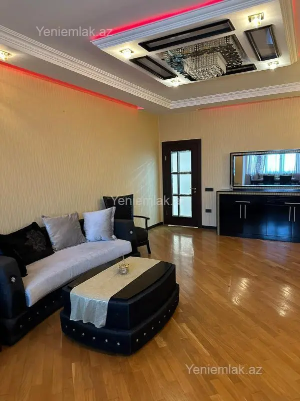 Satılır 4 otaqlı yeni tikili 150 m²