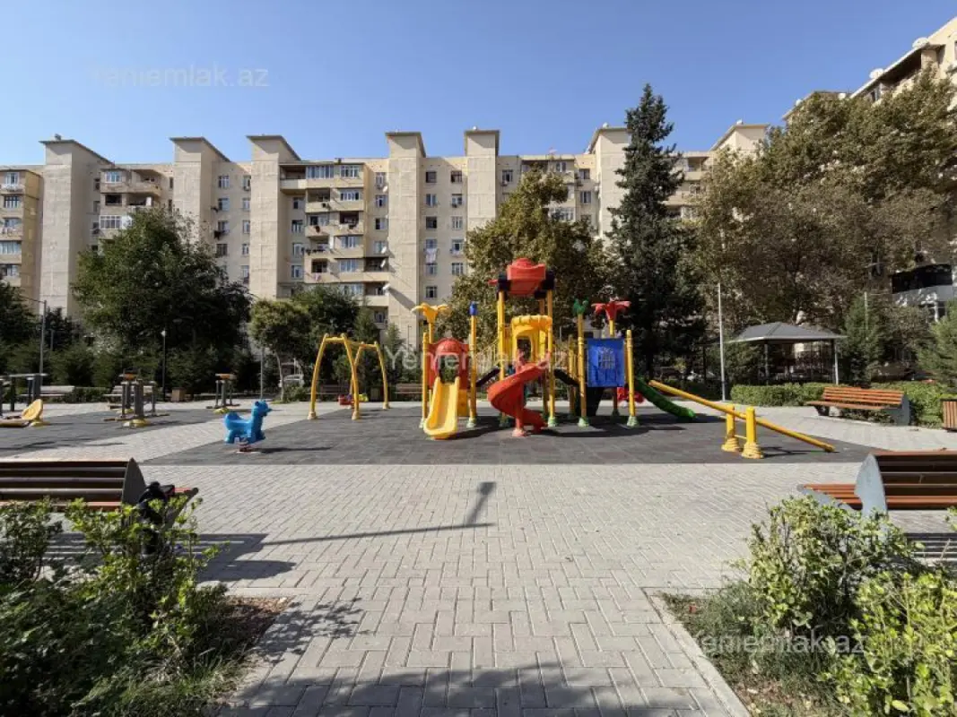 Satılır 2 otaqlı köhnə tikili 65 m²