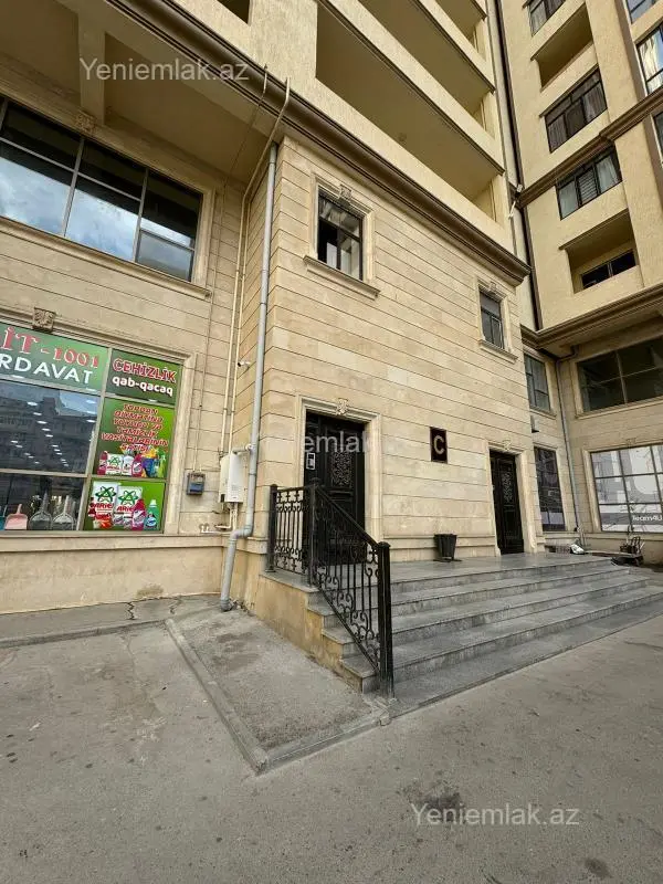 Satılır 3 otaqlı yeni tikili 102 m²