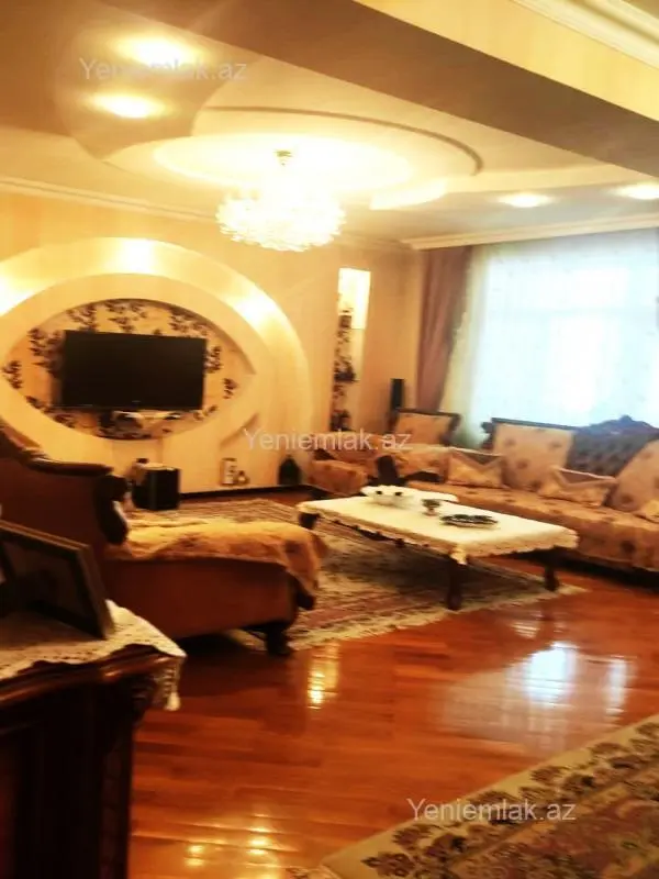 Satılır 4 otaqlı yeni tikili 180 m²
