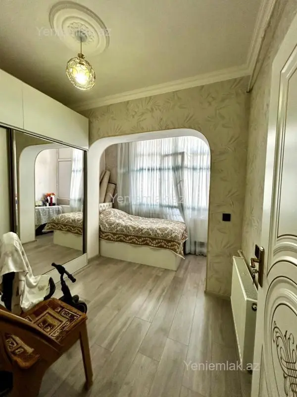 Satılır 3 otaqlı köhnə tikili 80 m²