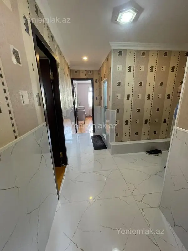 Satılır 2 otaqlı köhnə tikili 62 m²