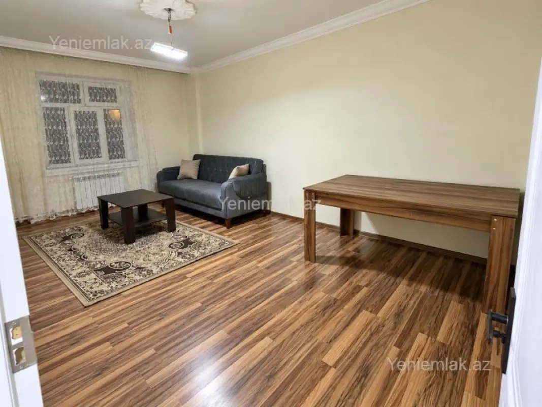 Satılır 2 otaqlı köhnə tikili 65 m²