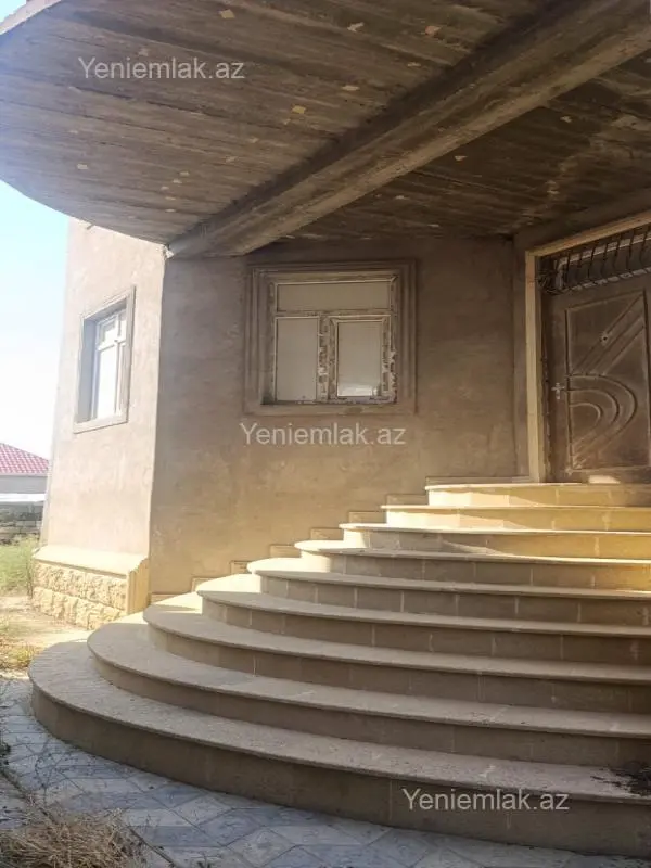 Satılır 7 otaqlı həyət evi 278 m²