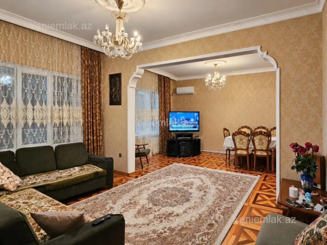 Satılır 5 otaqlı köhnə tikili 125 m²