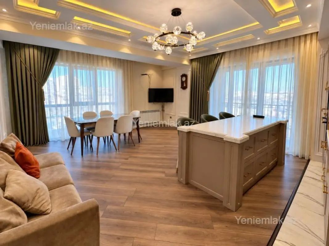 Satılır 4 otaqlı yeni tikili 130 m²