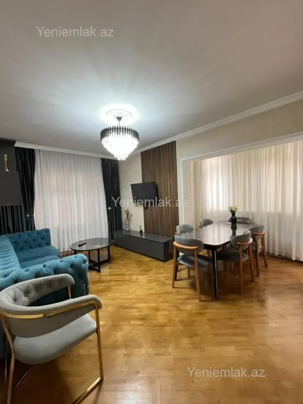 Satılır 4 otaqlı köhnə tikili 110 m²