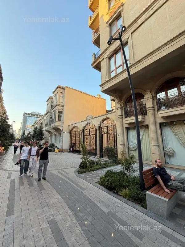 Satılır 3 otaqlı yeni tikili 191 m²