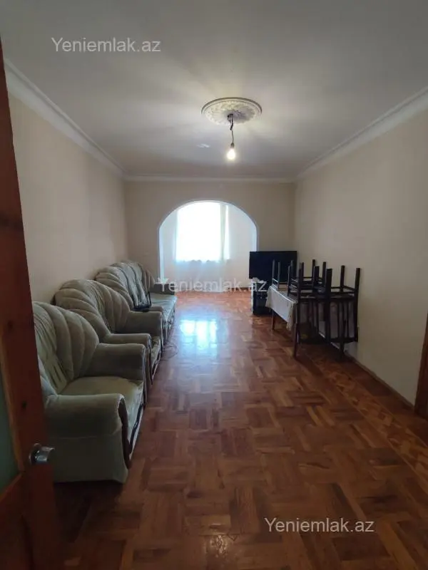 Satılır 4 otaqlı köhnə tikili 85 m²
