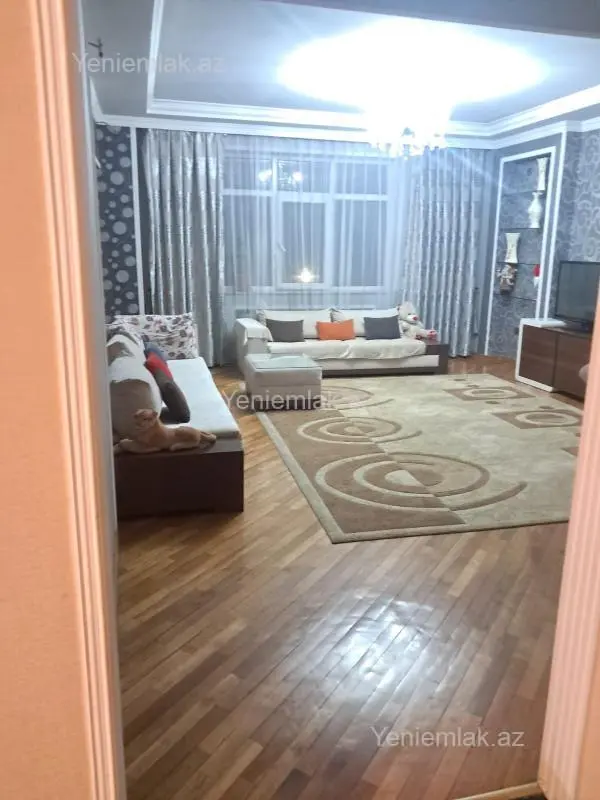 Satılır 3 otaqlı yeni tikili 120 m²