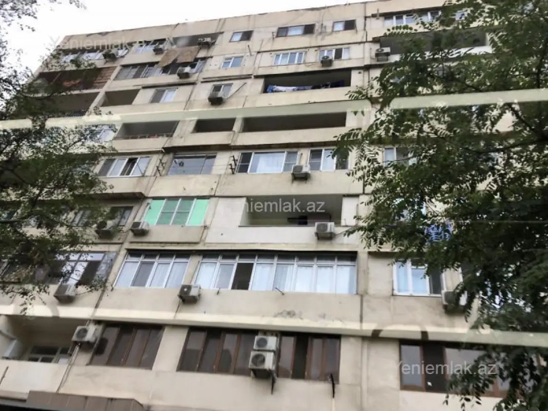 Satılır 4 otaqlı köhnə tikili 110 m²