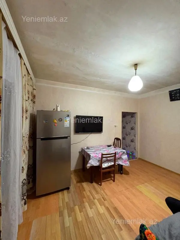 Satılır 2 otaqlı köhnə tikili 35 m²
