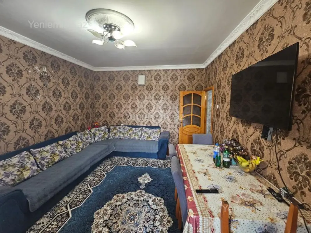 Satılır 2 otaqlı köhnə tikili 60 m²