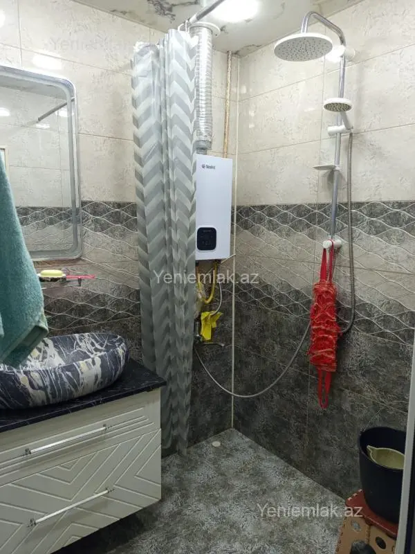 Satılır 2 otaqlı köhnə tikili 64 m²