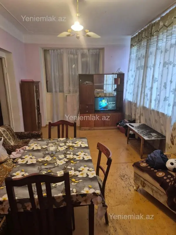 Satılır 3 otaqlı köhnə tikili 71 m²