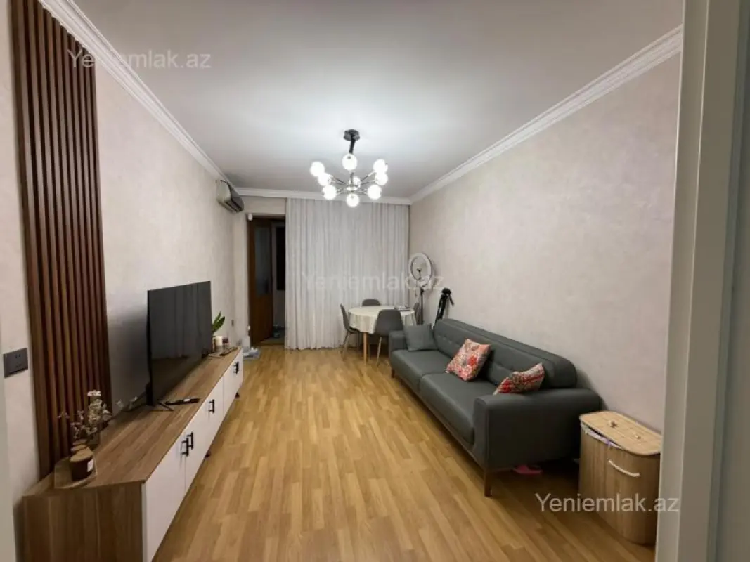 Satılır 2 otaqlı köhnə tikili 65 m²