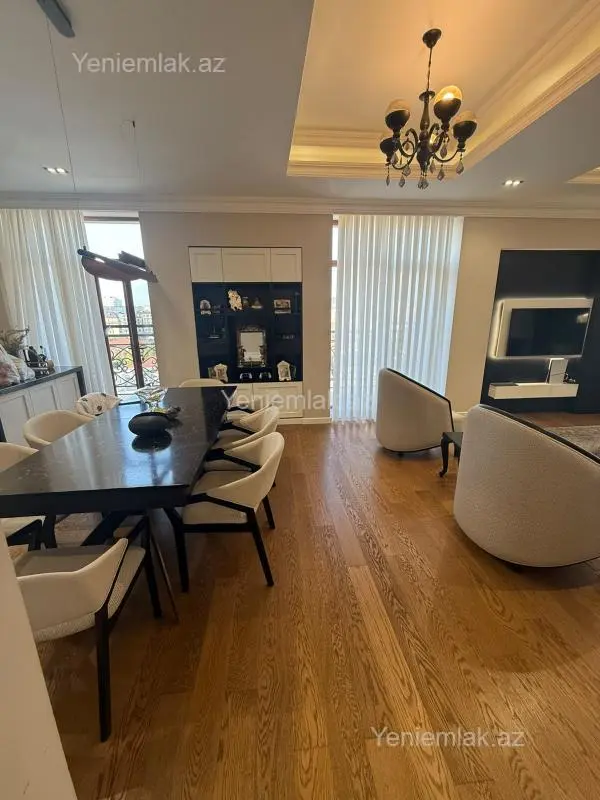 Satılır 3 otaqlı yeni tikili 126 m²