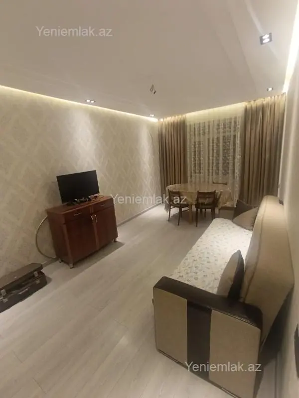 Satılır 2 otaqlı köhnə tikili 50 m²